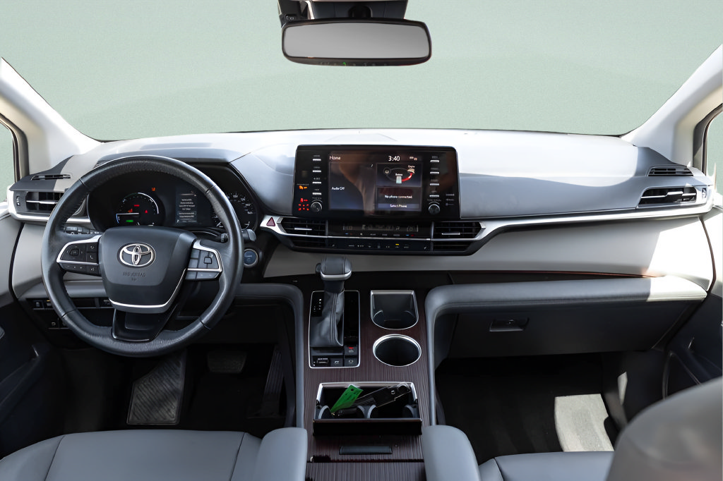 Used 2022 Toyota Sienna XLE FWD image 19