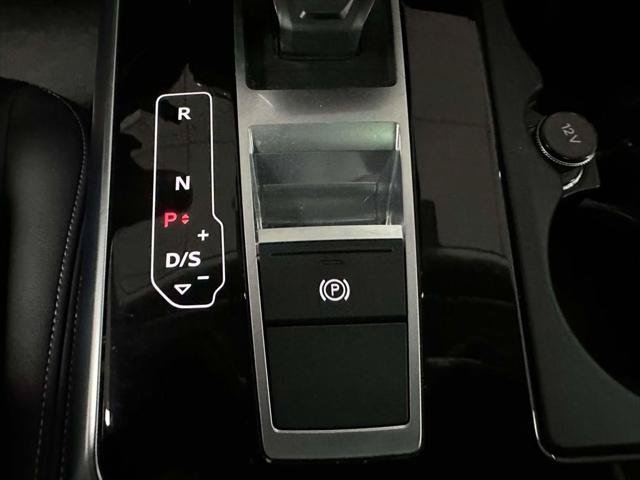 Used 2023 Audi Q8 Premium w/ Convenience Package AWD/4WD image 25