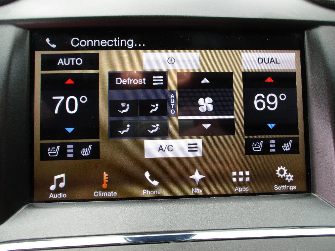 Used 2016 Lincoln MKS AWD w/ Equipment Group 101A image 11