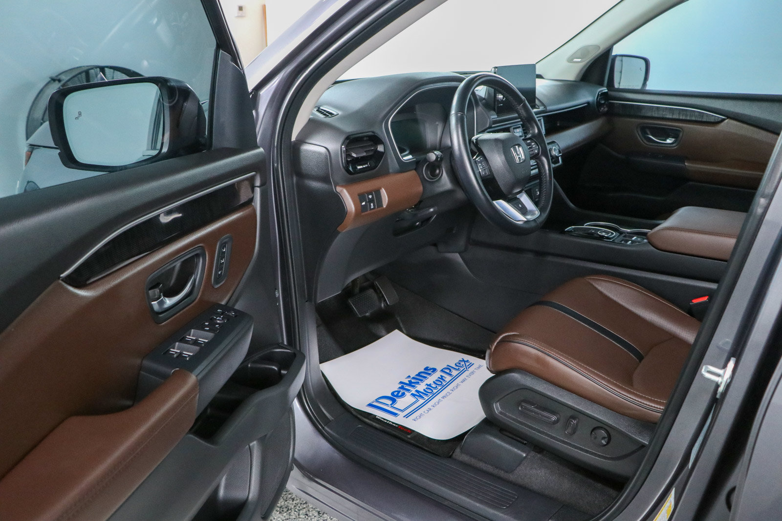 Used 2023 Honda Pilot Elite image 3