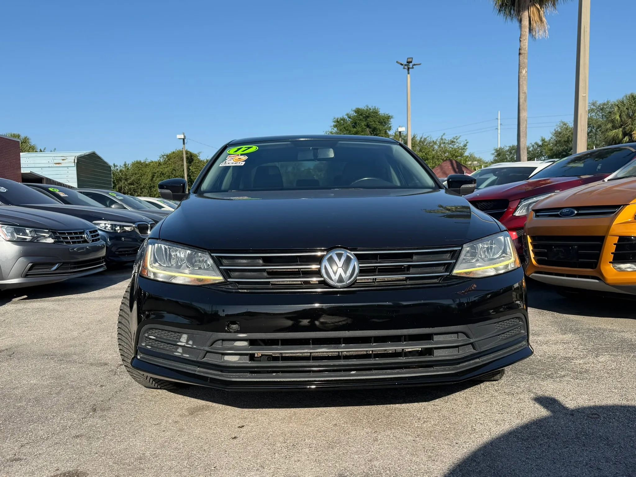 Used 2017 Volkswagen Jetta SE FWD image 2