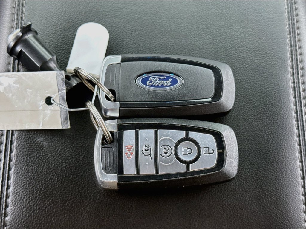 Used 2023 Ford Explorer XLT w/ Equipment Group 202A AWD/4WD image 31