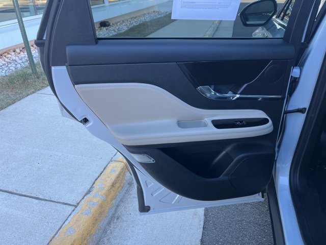 Used 2025 Lincoln Corsair Grand Touring w/ Equipment Group 301A image 19