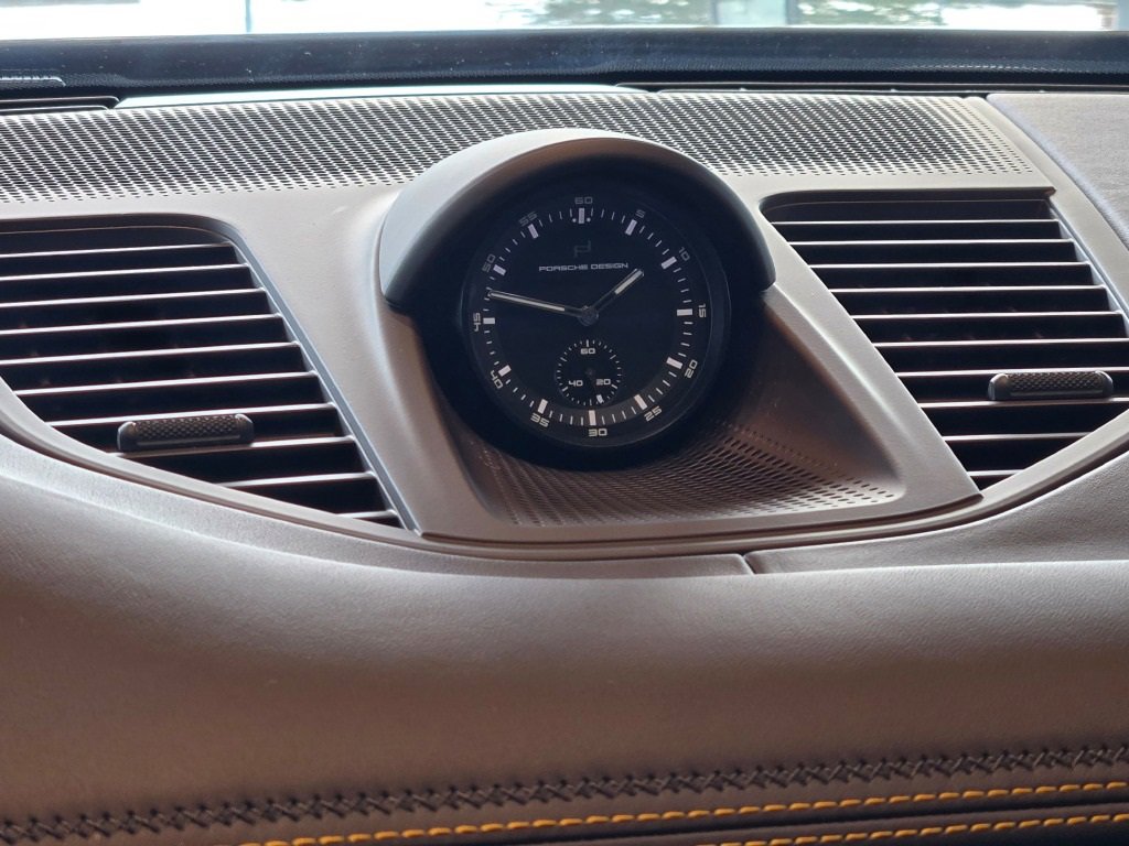 Certified 2025 Porsche Panamera GTS image 9