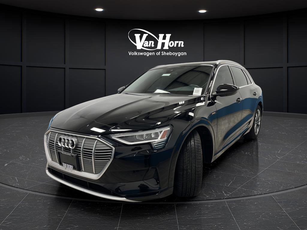Used 2022 Audi e-tron Premium w/ Towing Package image 3