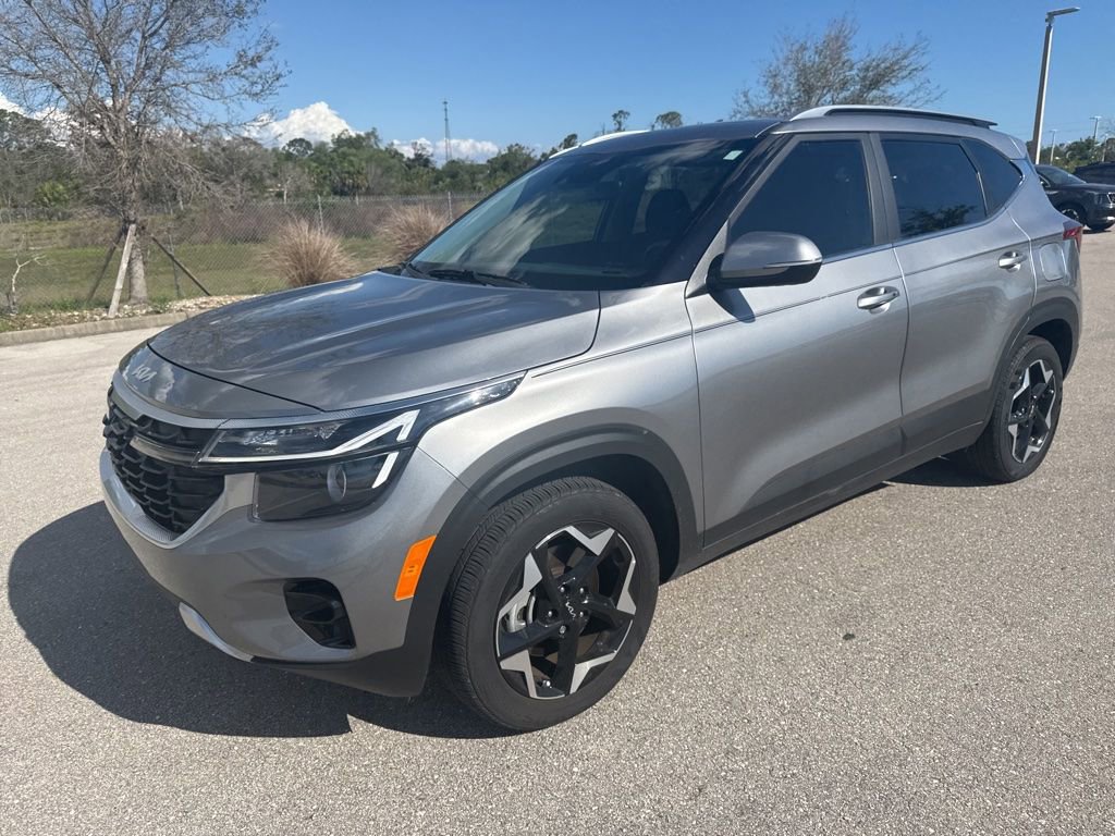 Certified 2024 Kia Seltos EX AWD/4WD image 2