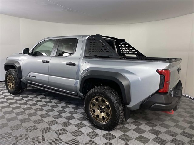 Used 2024 Toyota Tacoma Trailhunter image 6