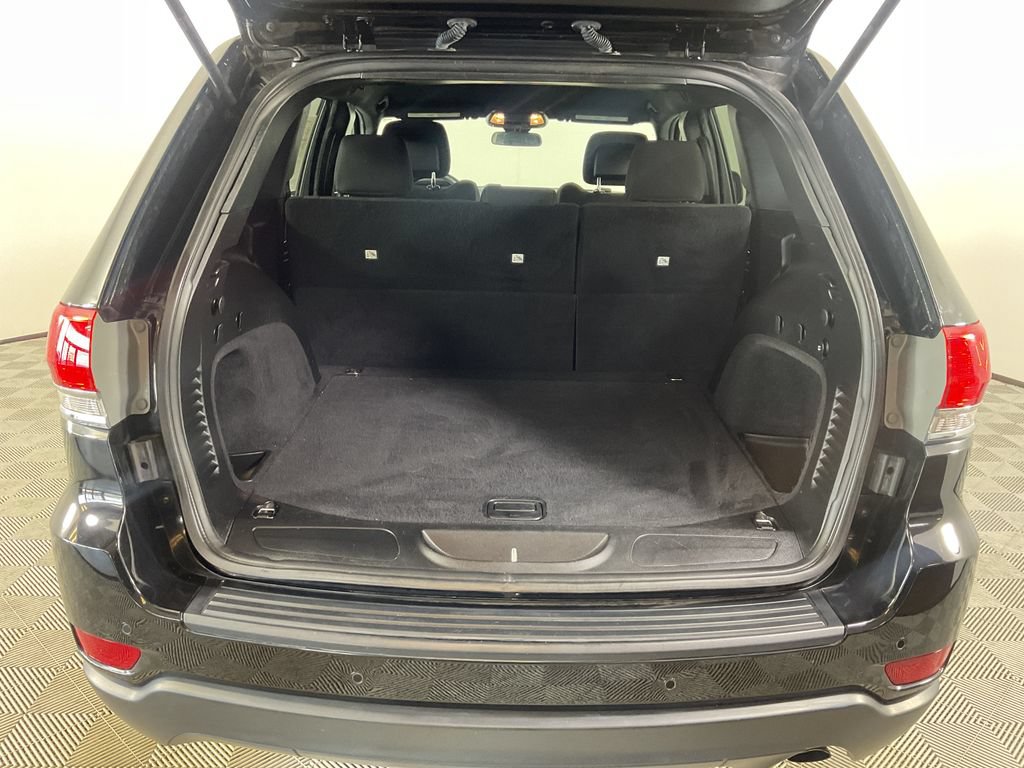 Used 2019 Jeep Grand Cherokee Laredo AWD/4WD image 20