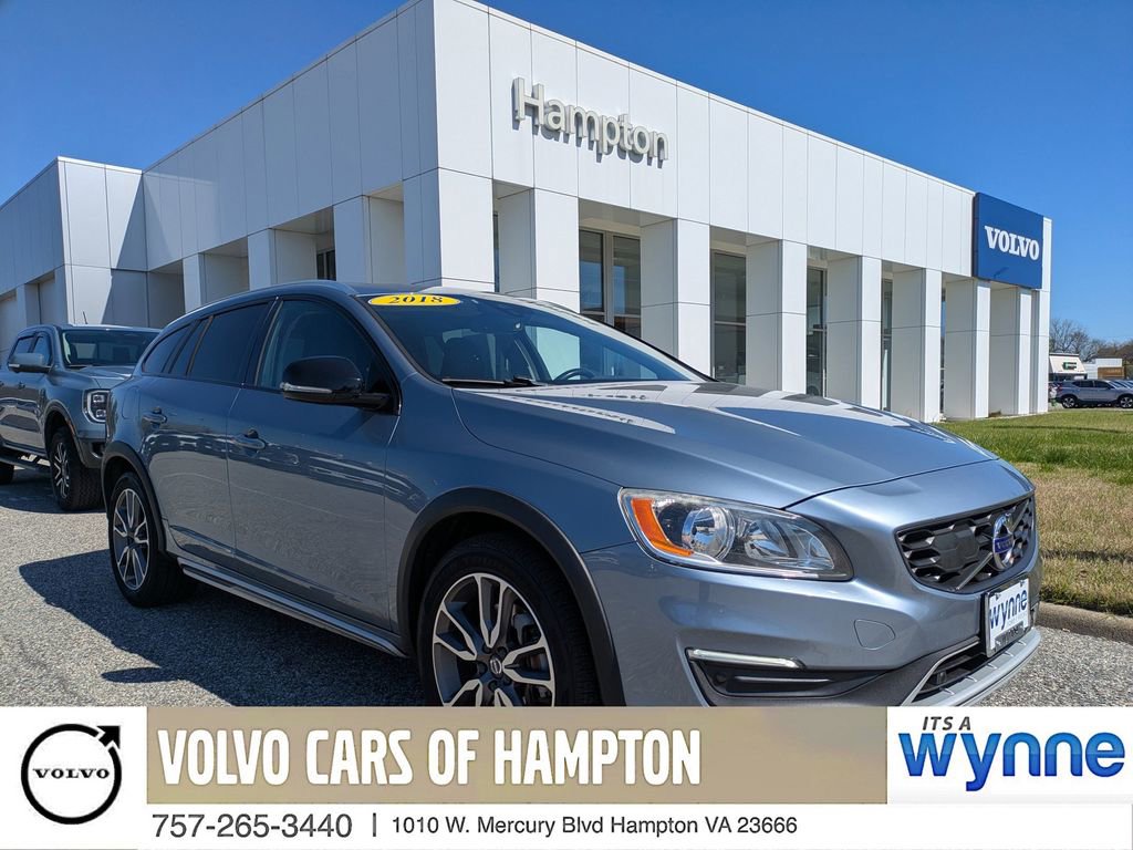 Used 2018 Volvo V60 T5 Cross Country image 1