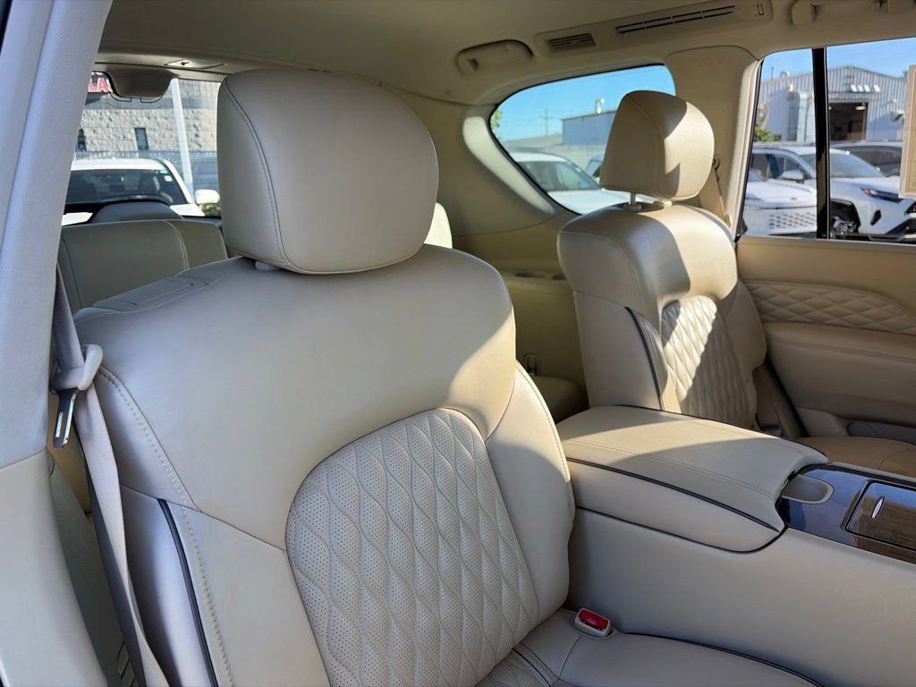 Used 2018 INFINITI QX80 4WD w/ Deluxe Technology Package image 19
