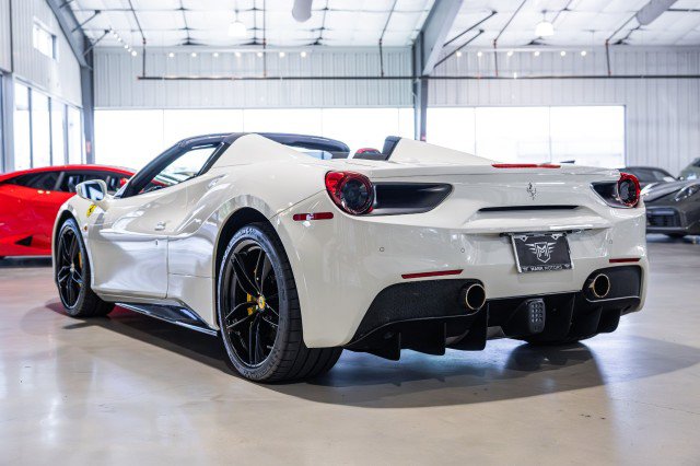 Used 2018 Ferrari 488 Spider image 4