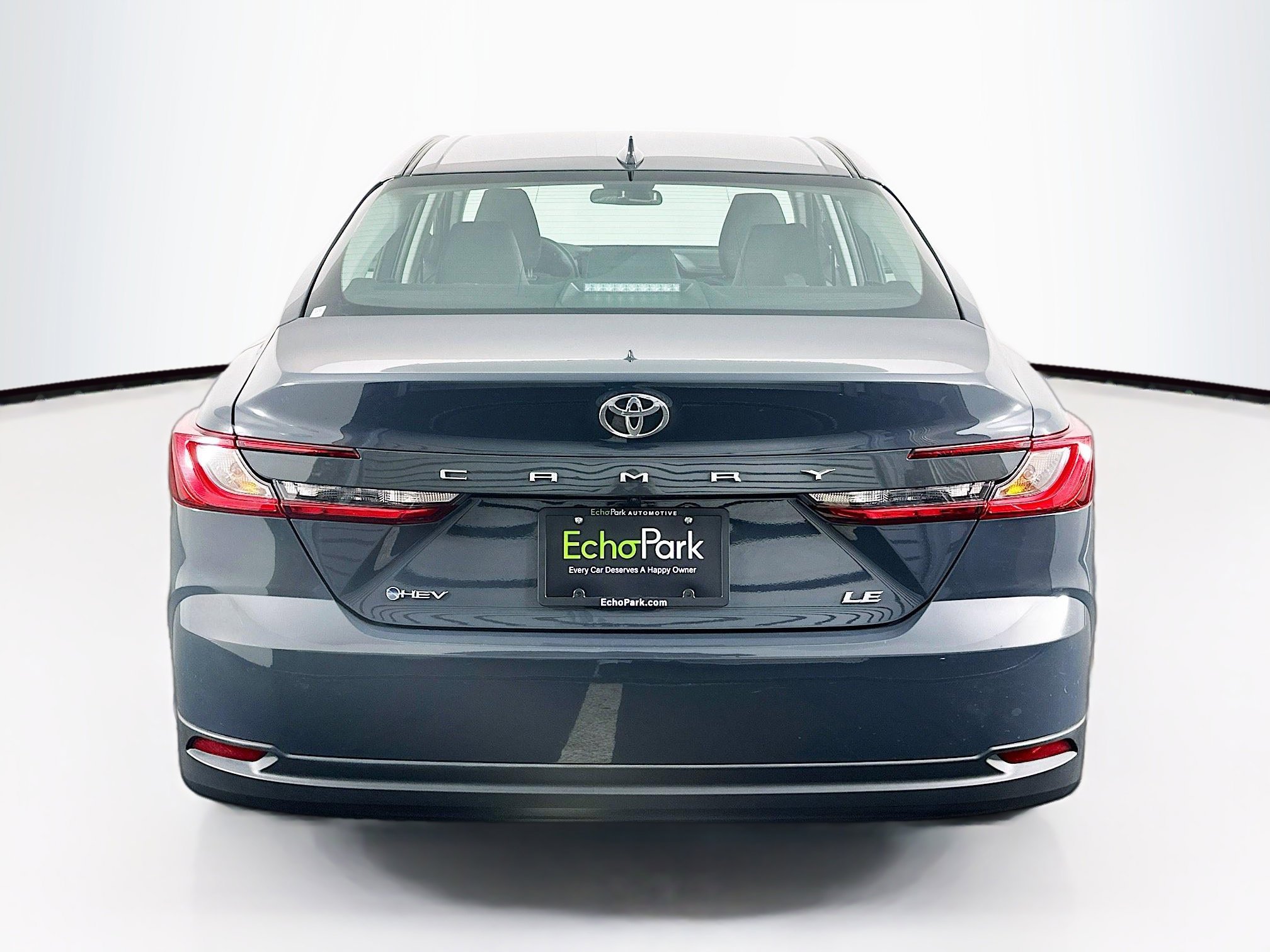 Used 2025 Toyota Camry LE image 7