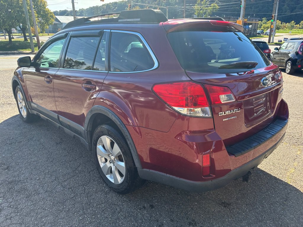 Used 2011 Subaru Outback 2.5i Premium w/ All-Weather Pkg AWD/4WD image 6