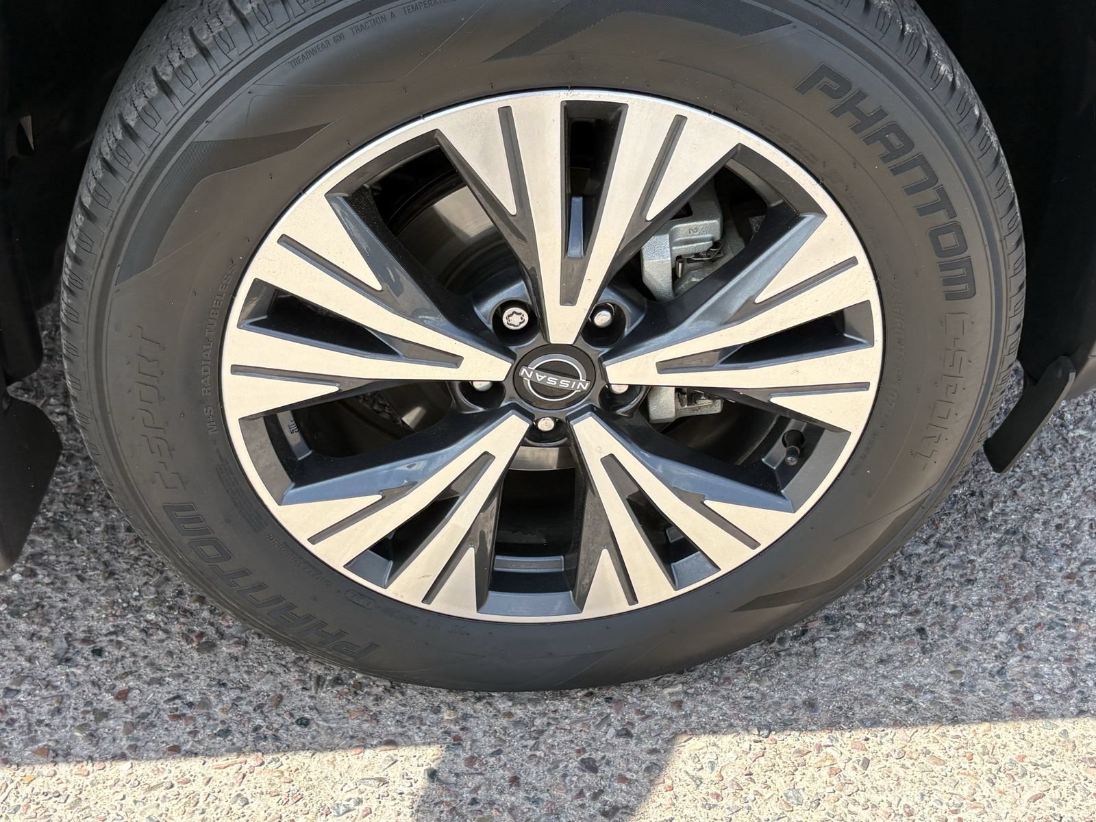 Used 2023 Nissan Rogue SV w/ SV Premium B Package FWD image 11