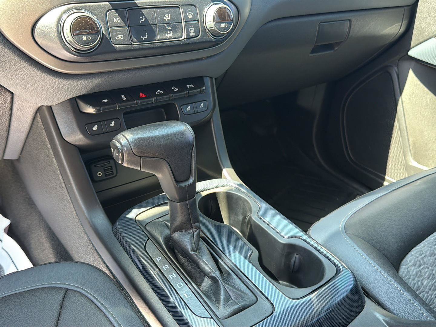 Used 2021 Chevrolet Colorado Z71 AWD/4WD image 17