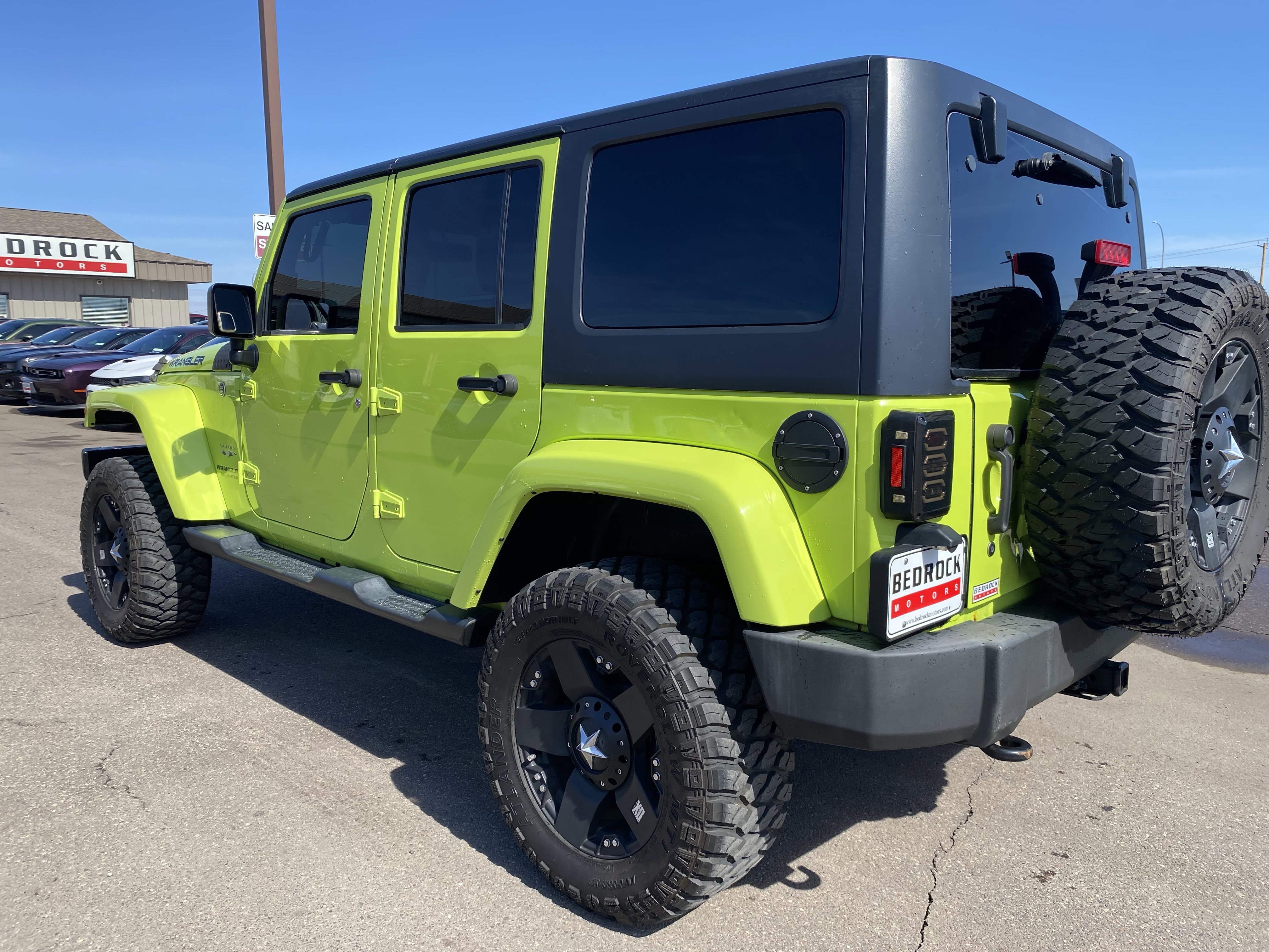 Used 2016 Jeep Wrangler Unlimited Sahara w/ Dual Top Group image 32