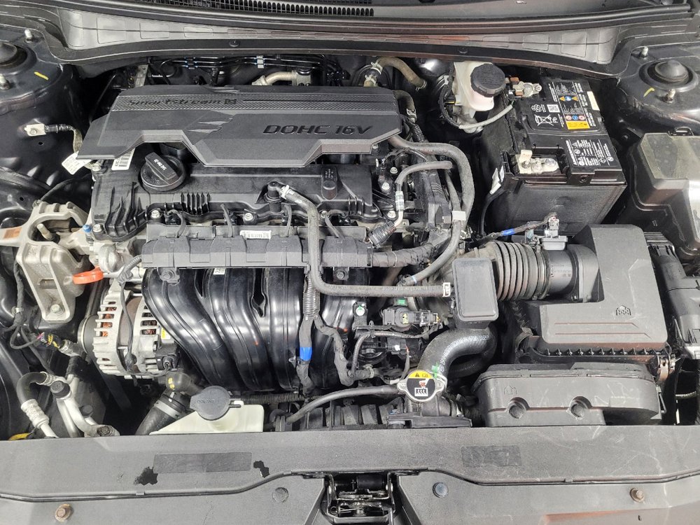 Used 2022 Hyundai Elantra SEL image 30