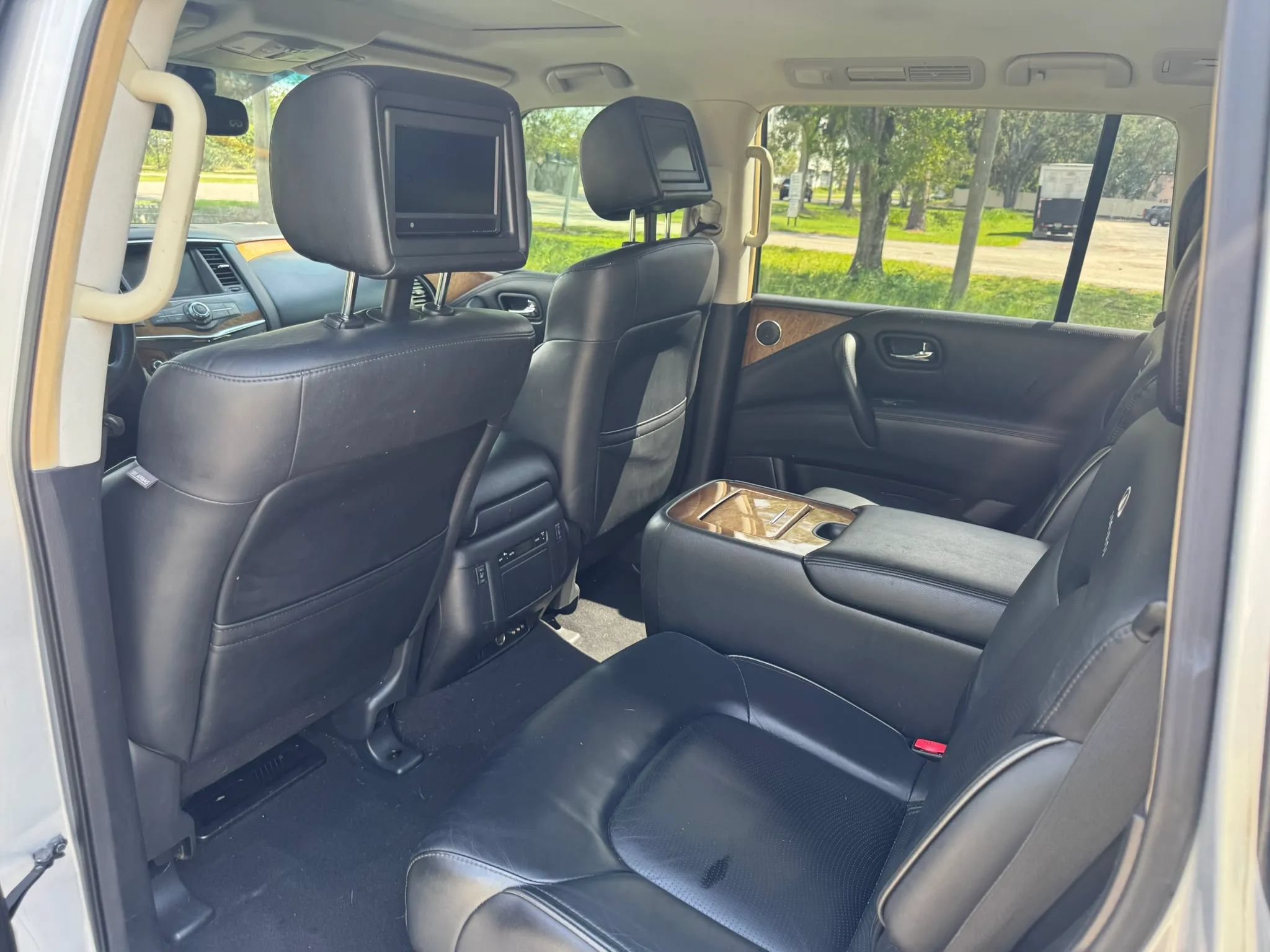 Used 2014 INFINITI QX80 2WD w/ Theater Package image 15