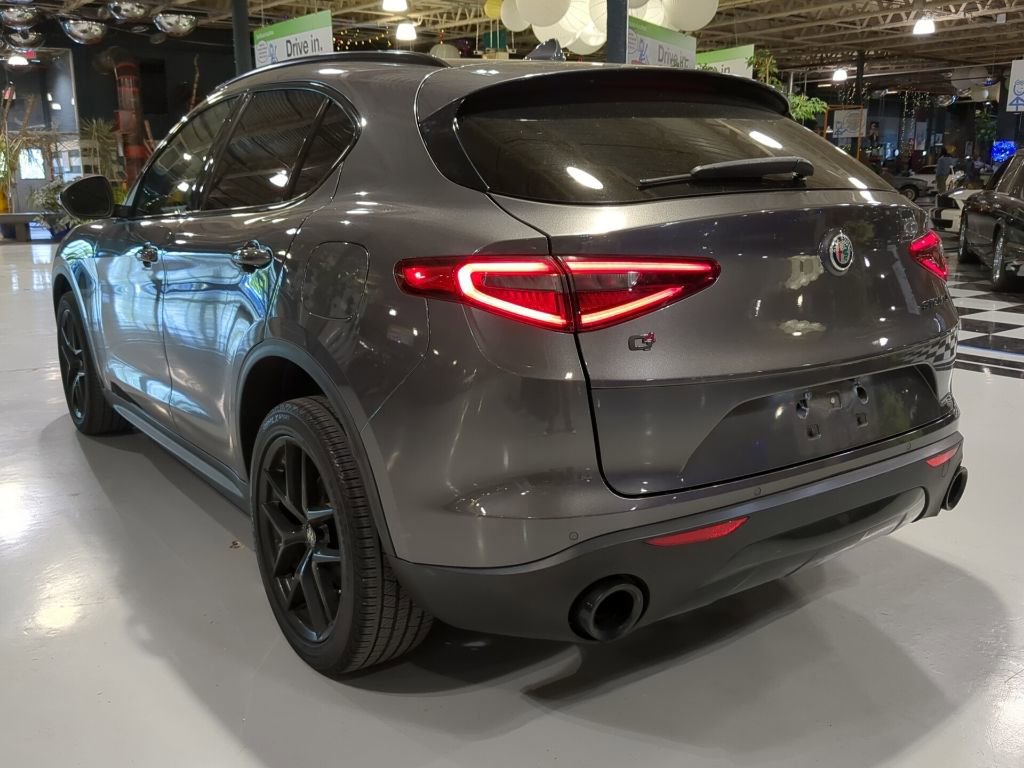 Used 2019 Alfa Romeo Stelvio Ti w/ Nero Edizione image 11