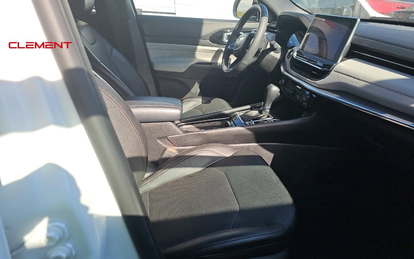 Used 2023 Jeep Compass Limited image 14