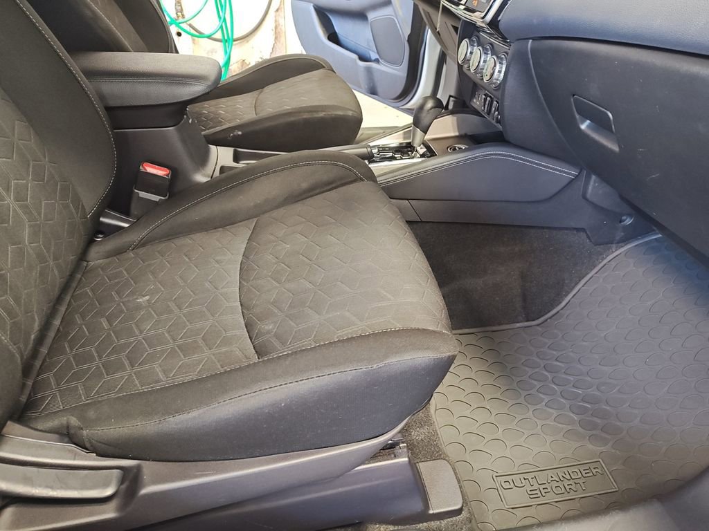 Used 2020 Mitsubishi Outlander Sport AWD image 30