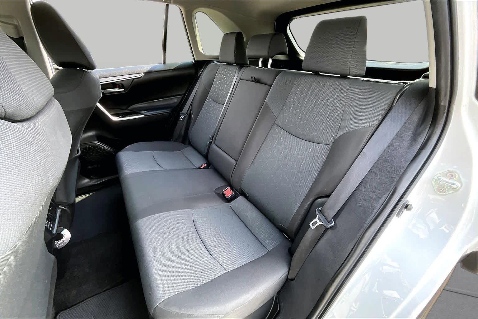 Used 2024 Toyota RAV4 XLE AWD/4WD image 20