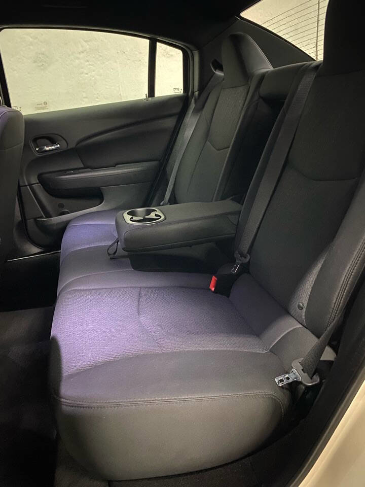 Used 2014 Chrysler 200 Touring image 11