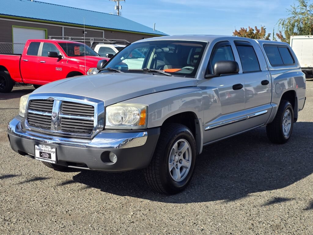 Used 2005 Dodge Dakota SLT w/ Trailer Tow Group AWD/4WD image 3
