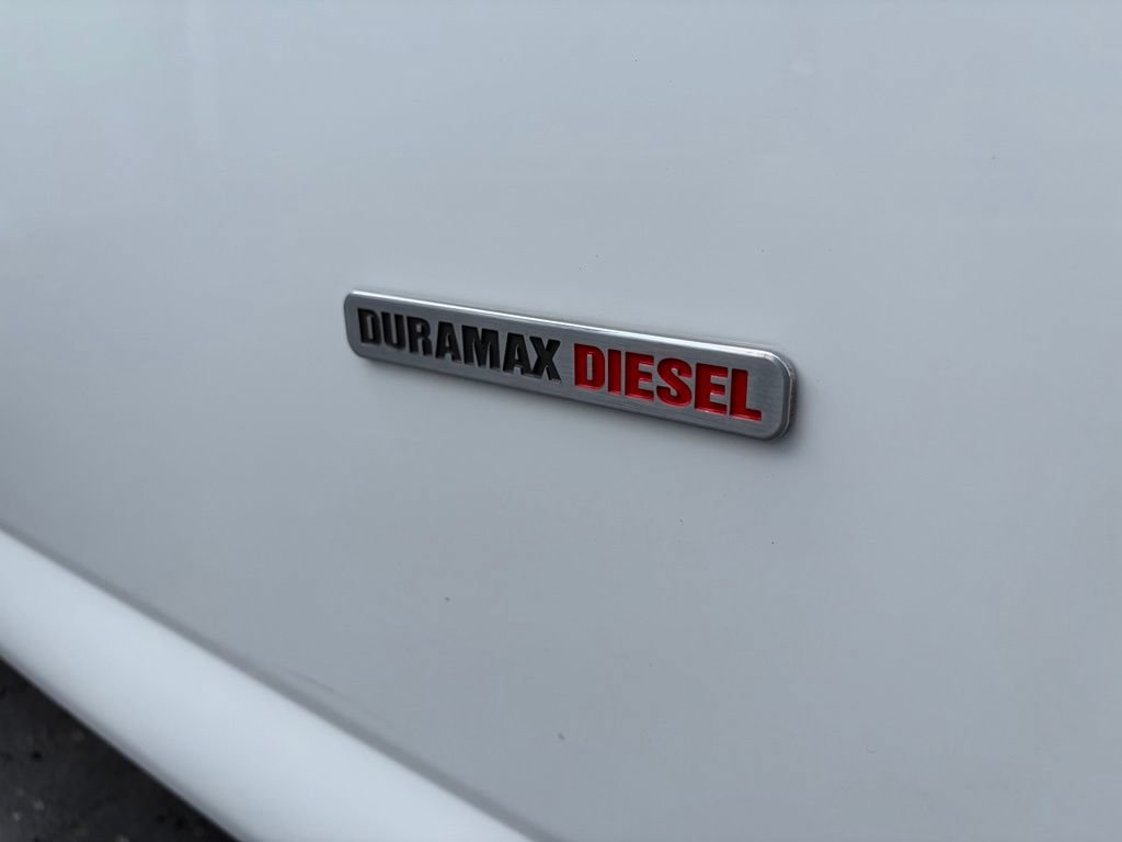 Used 2014 Chevrolet Express 2500 Extended RWD image 9