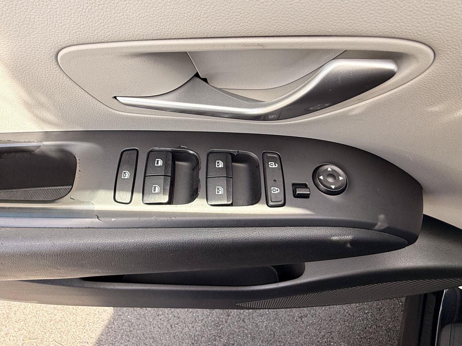 Used 2022 Hyundai Tucson SEL w/ Cargo Package AWD/4WD image 13