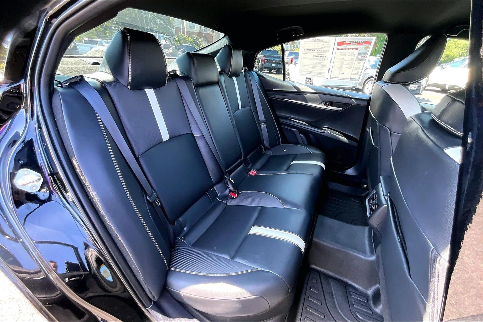 Used 2025 Toyota Camry SE FWD image 25