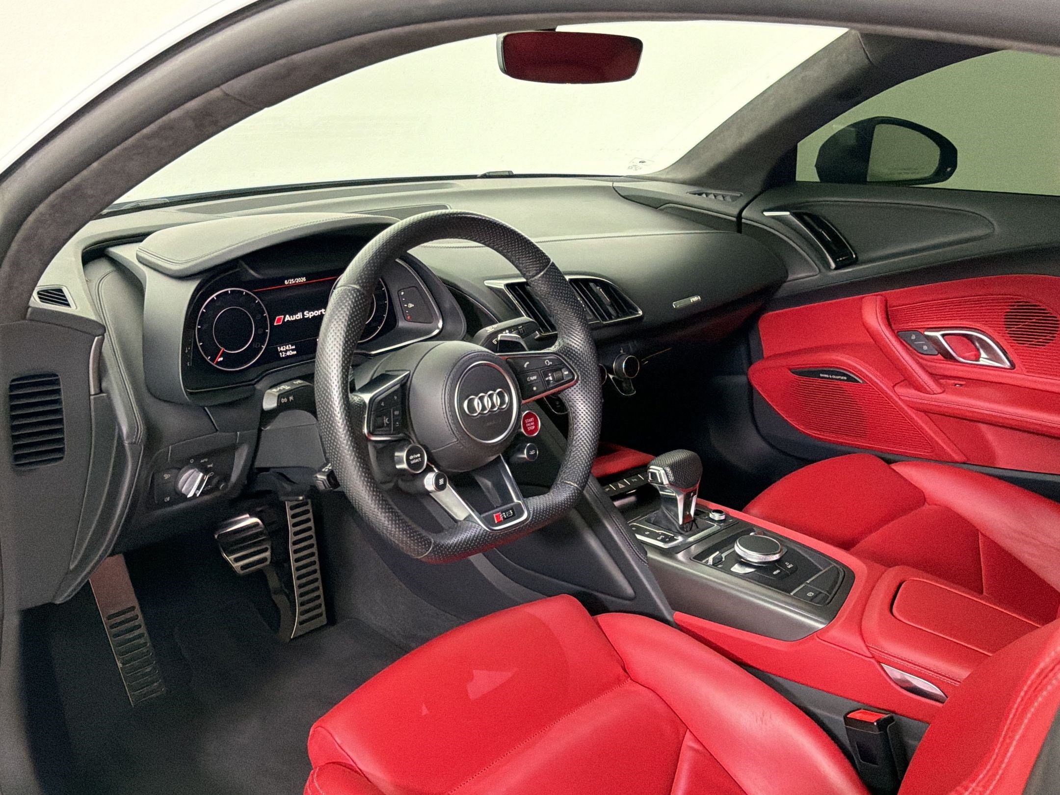 Used 2023 Audi R8 V10 performance RWD image 4