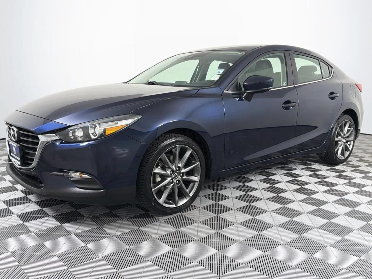Used 2018 MAZDA MAZDA3 Touring FWD image 6