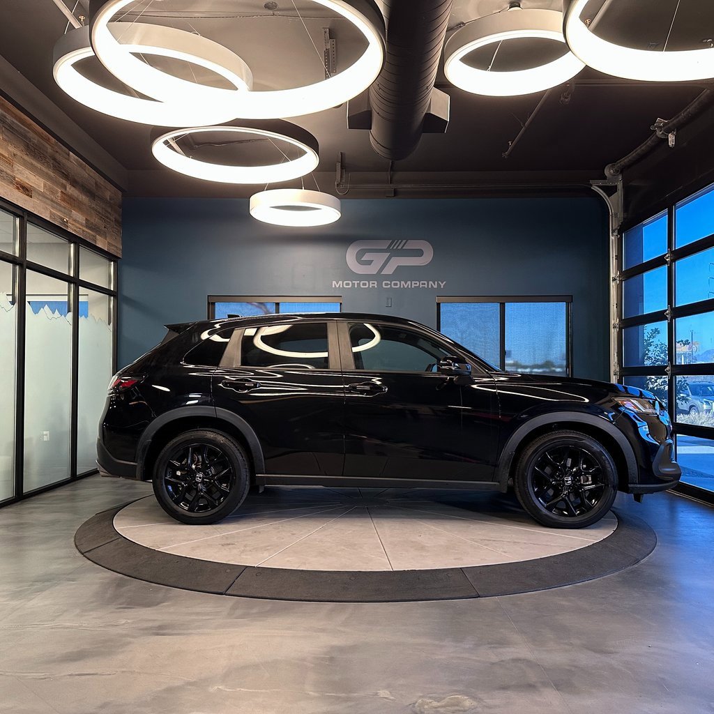 Used 2024 Honda HR-V Sport image 2