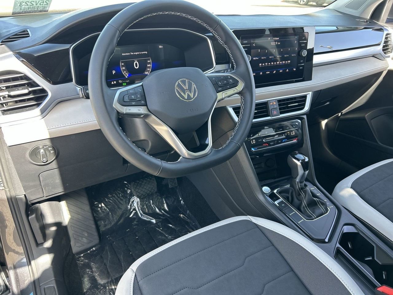 New 2026 Volkswagen Taos SE image 14