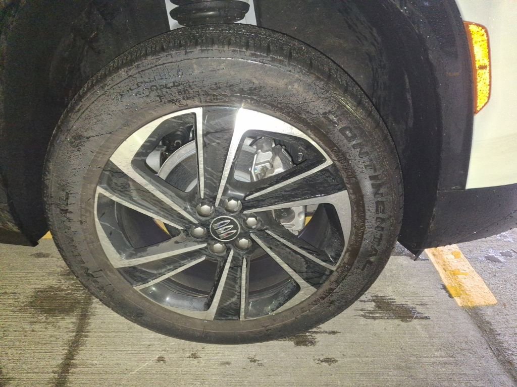 Used 2026 Buick Enclave Sport Touring w/ Power Package image 5