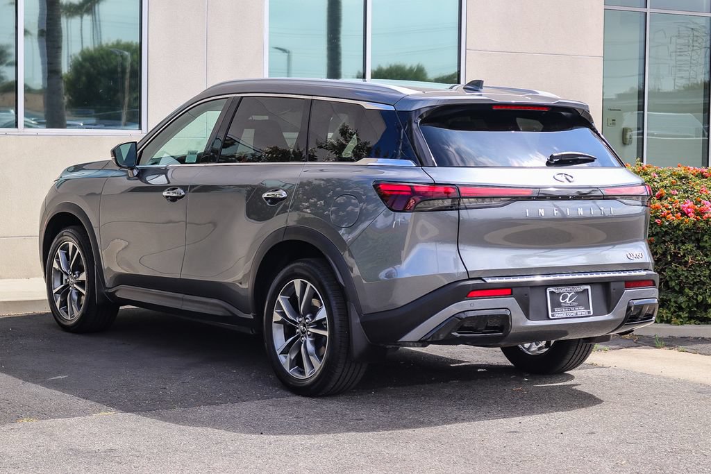 Certified 2023 INFINITI QX60 Luxe w/ Cargo Package FWD image 4