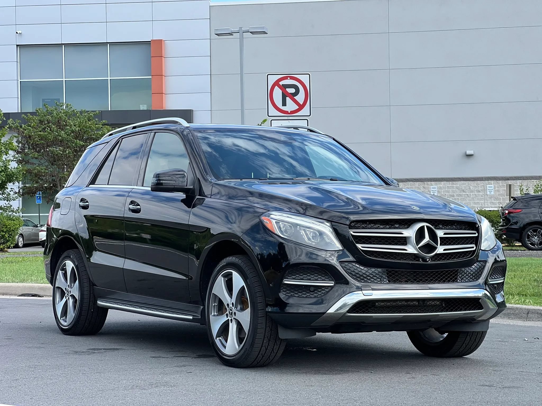 Used 2017 Mercedes-Benz GLE 350 4MATIC w/ Premium 2 Package image 7