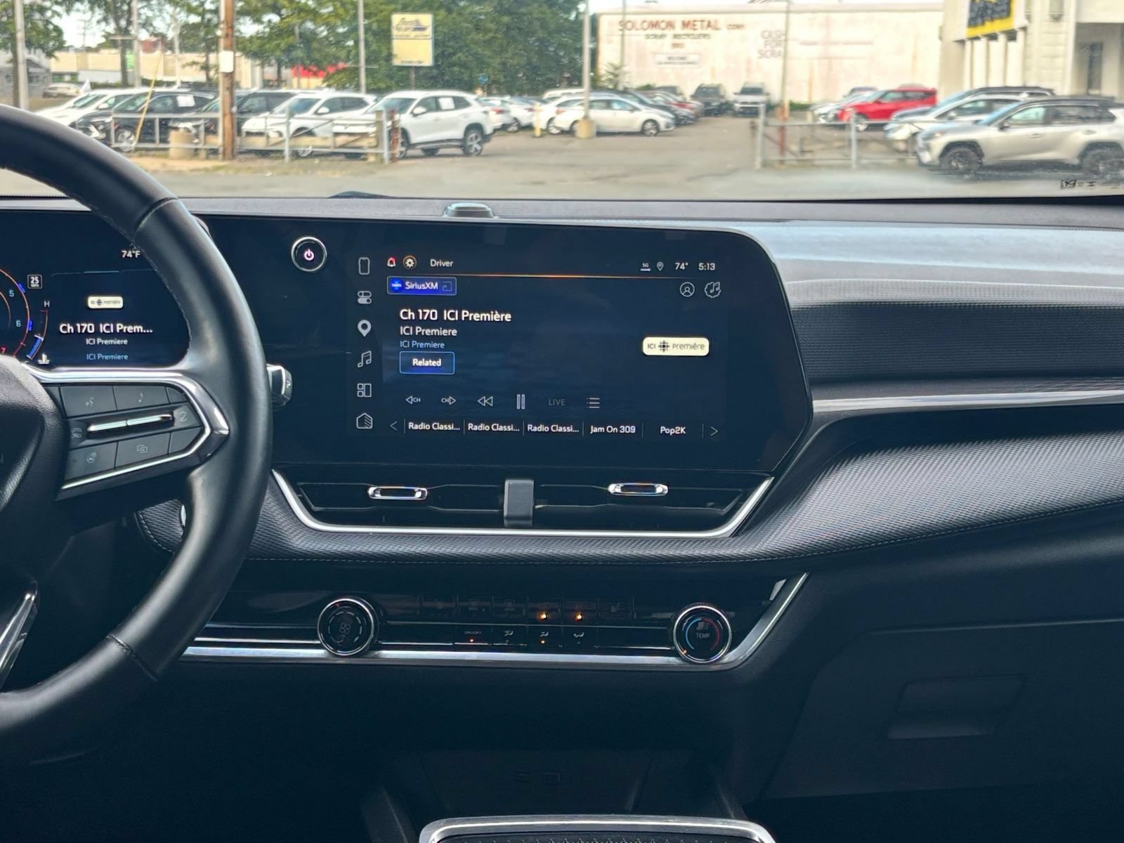 Used 2025 Chevrolet Equinox LT FWD image 16