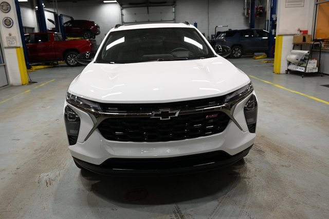 New 2026 Chevrolet Trax RS w/ Sunroof Package image 2