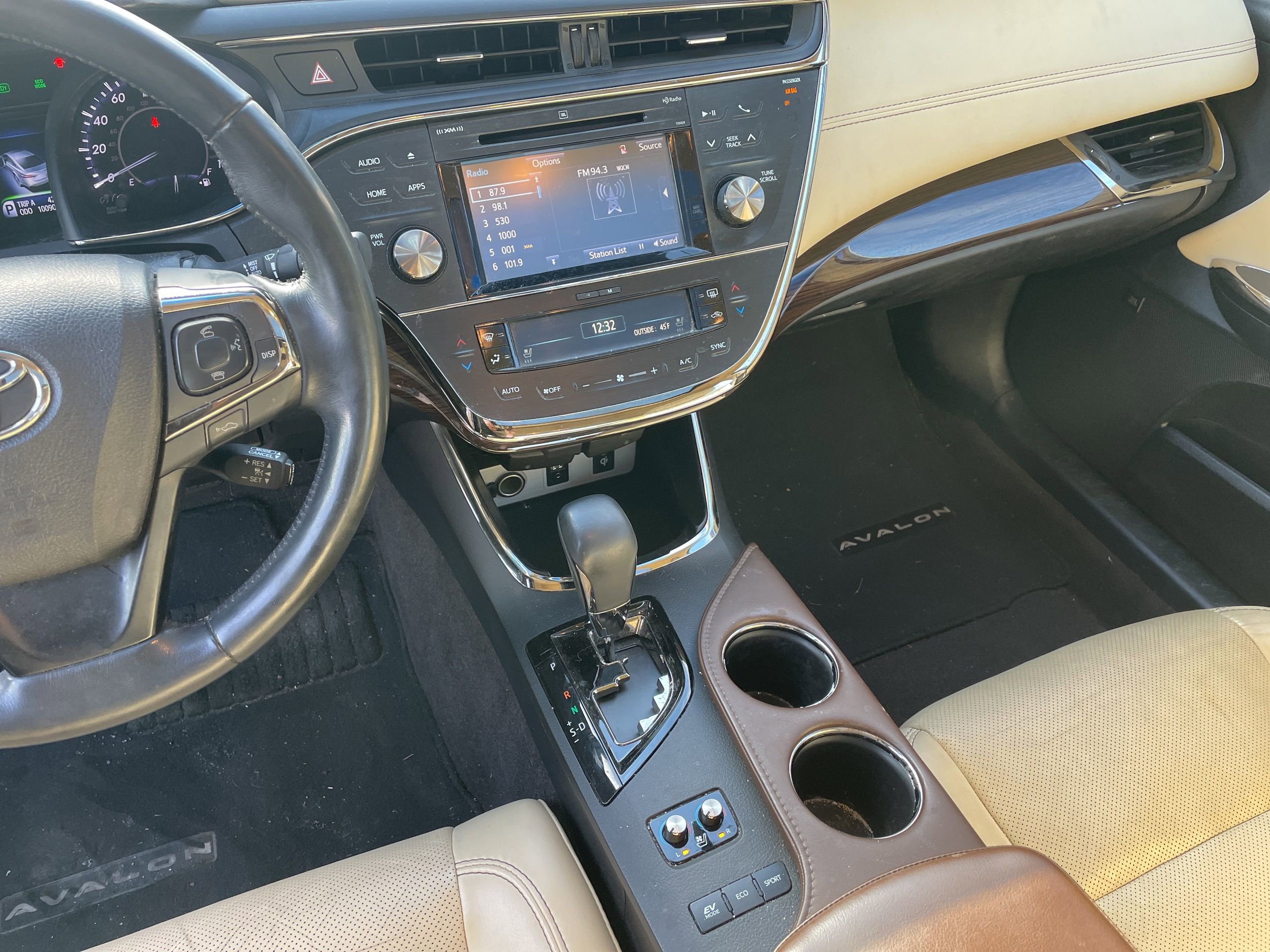 Used 2015 Toyota Avalon Limited image 13