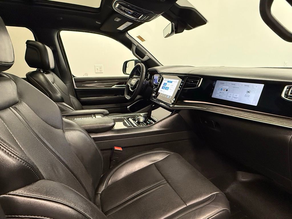 Used 2022 Jeep Wagoneer Series III w/ Premium Group I image 11