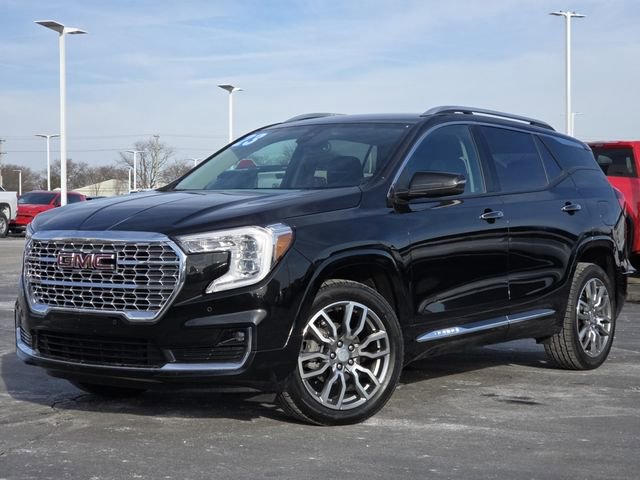 Used 2023 GMC Terrain Denali image 2