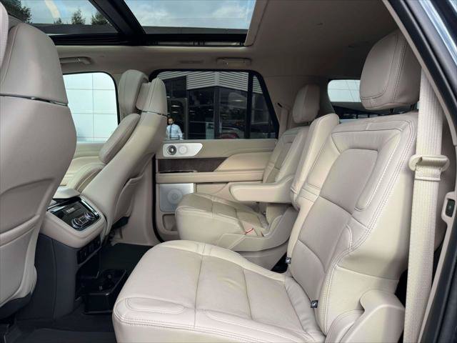 Used 2021 Lincoln Navigator L Reserve w/ Luxury Package AWD/4WD image 14