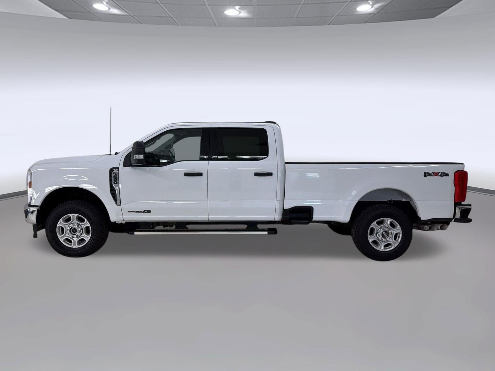Used 2025 Ford F250 XLT AWD/4WD image 2