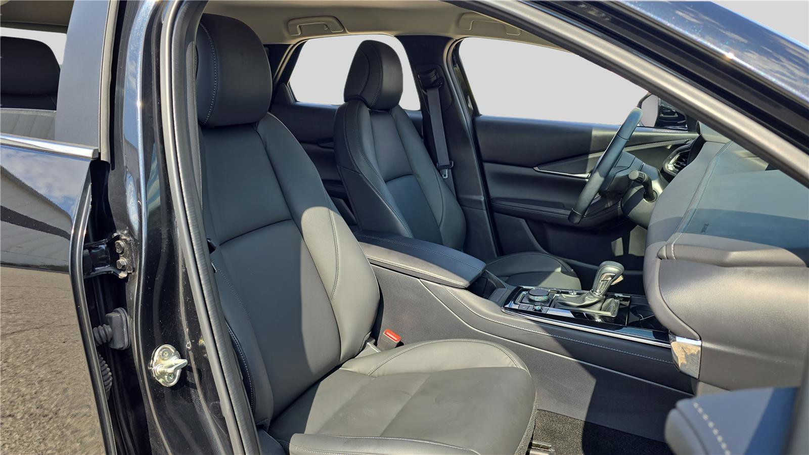 Used 2023 MAZDA CX-30 AWD 2.5 S w/ Preferred Package image 12