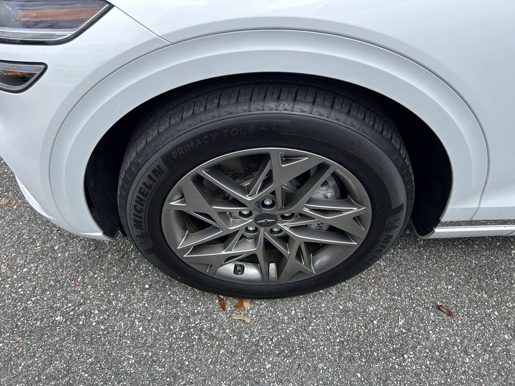 Used 2025 Genesis GV70 2.5T w/ Select Package image 10