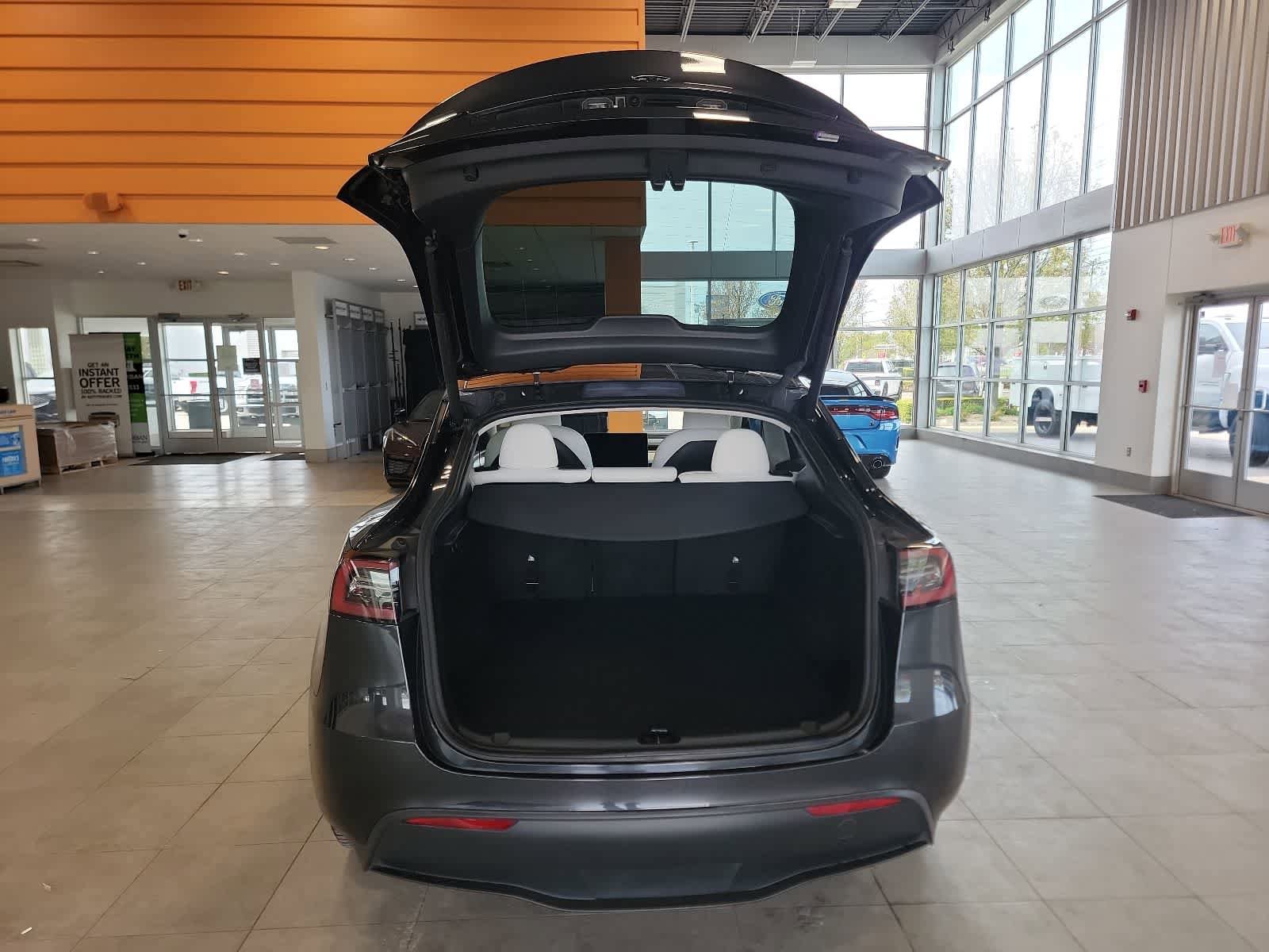 Used 2025 Tesla Model Y Long Range AWD/4WD image 29