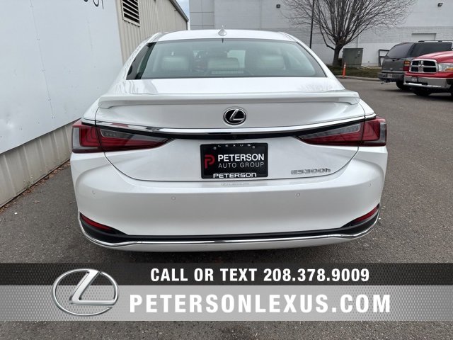 Used 2024 Lexus ES 300h w/ Premium Package image 4