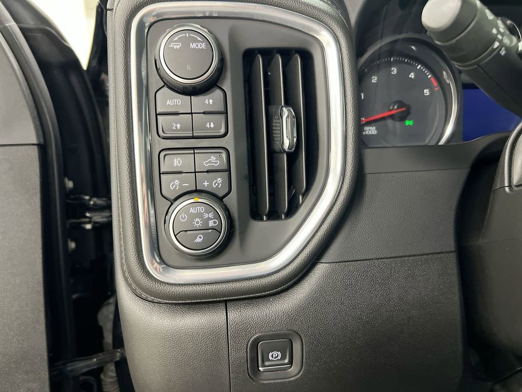 Used 2022 Chevrolet Silverado 3500 LTZ w/ Gooseneck/5TH Wheel Package image 18